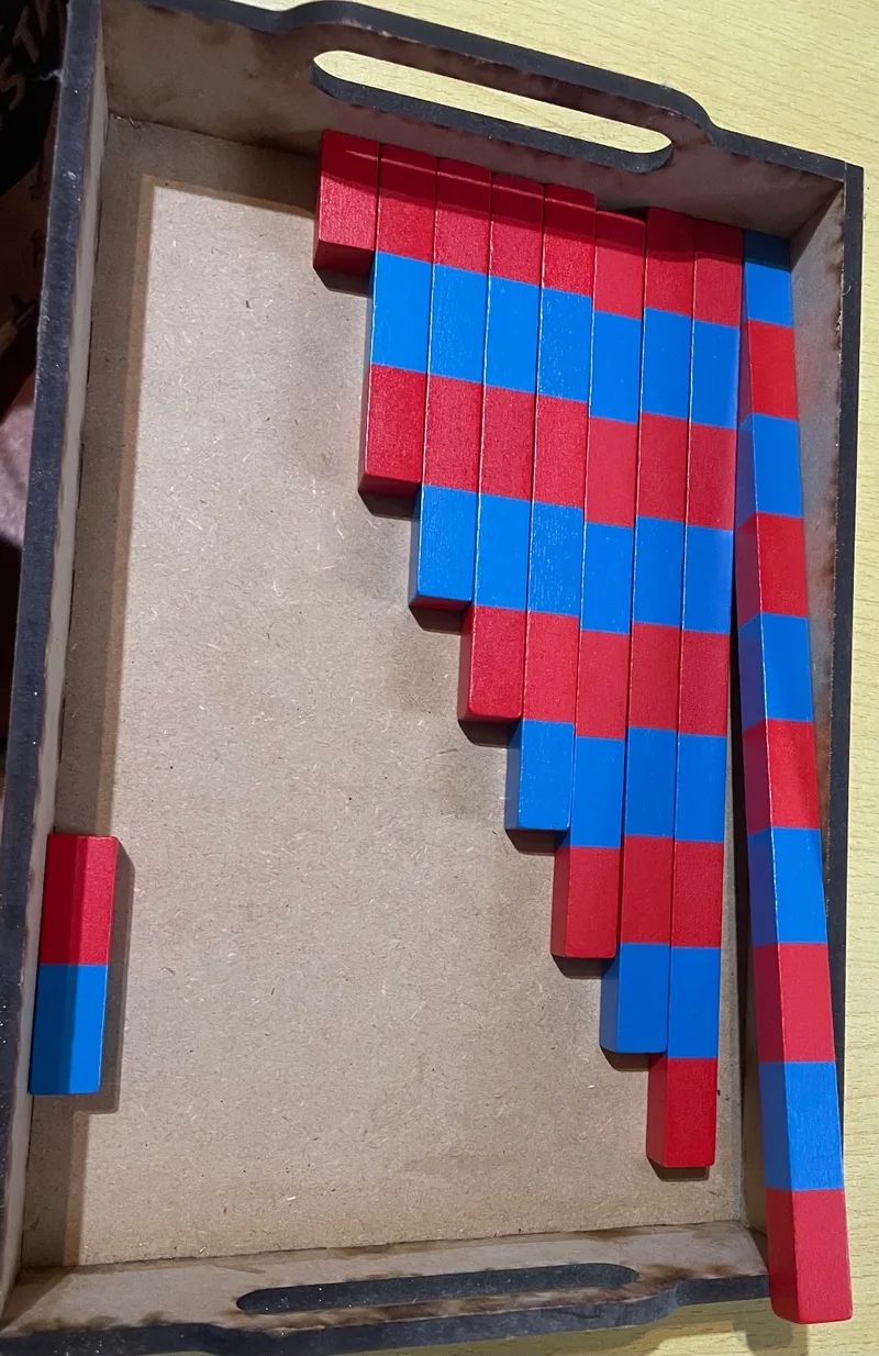Barras rojas y azules Montessori pequeñas